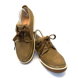 NWOT Ecco Chase ll  boat shoe/ sneaker lace up. Color Earthy Taupe Size 40
